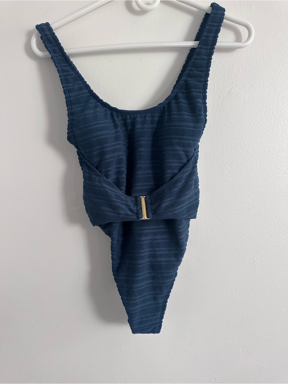 Cupshe Navy Textured One-Piece Swimsuit with Gold Accent